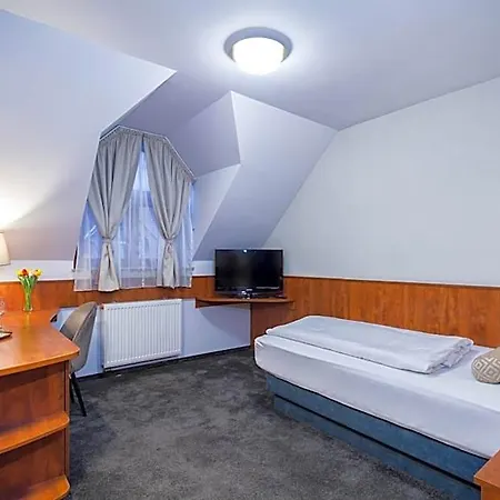 Gottwald Hotel Tata