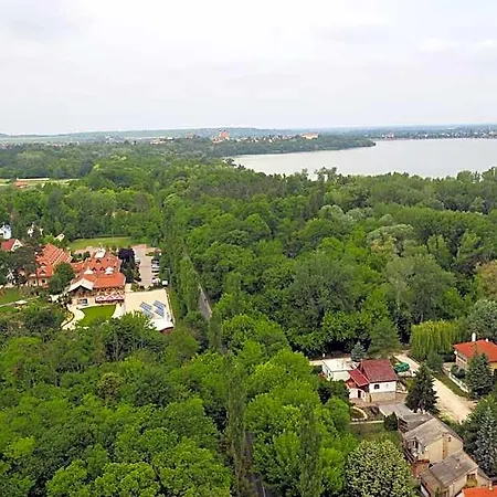 Gottwald Hotel Tata