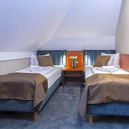 Gottwald Hotel Tata