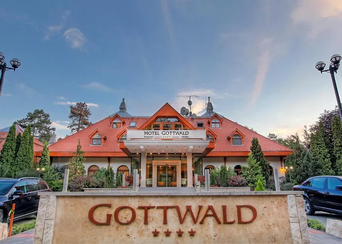 Gottwald Otel Tata